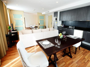 Отель The Bless Hotel and Residence