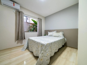 027 - Lindo Residencial com Piscina e Jacuzzi em Bombas