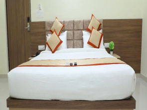 Hotel 8th Mile Suites