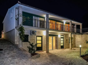 Amazing Home in Kastel Luksic With Outdoor Swimming Pool, Wifi and 3 Bedrooms