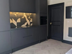 No 5 by Warren Collection