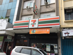 Victoria Hotel and Hostel