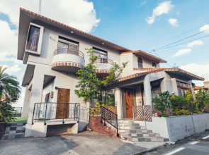 Legal Onna Ocean House. group.14guests3rooms