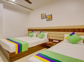 Hotel Brooklyn Suites - Near Golden Temple