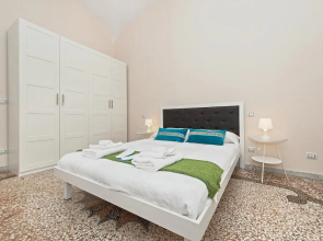 Apartment Black & White