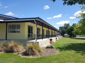 High Country Motel and Backpackers