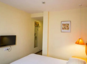 Homeinn Selected Hotel (Shenyang Zhongjie Imperial Palace Zhang's Shuai Mansion)