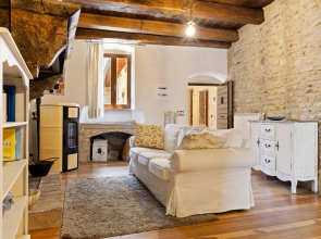 Rustic Mansion in Scheggino near Marmore Waterfalls