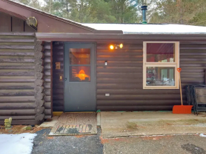Family Gem Near the Chain of Lakes in Eagle River!