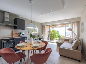 2 BDR Villefranche-sur-Mer Sea View Parking and Swimming Pool