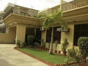 Step Inn Guest House