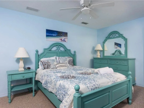 Rialto Mansion - Six Bedroom Home