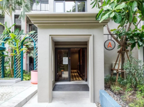 2BR Designer's villa at La Habana Huahin