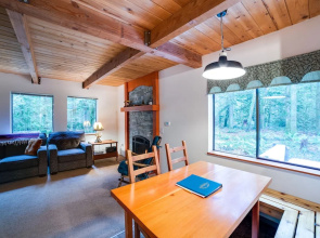 67MF- Hot Tub - Pets Ok - BBQ - Sleeps 5