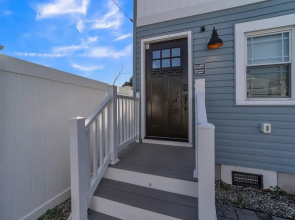 Charming 2-br Home, 4 Blocks To The Boardwalk 2 Bedroom Home