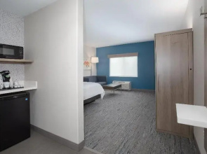 Holiday Inn Express and Suites Burley, an IHG Hotel