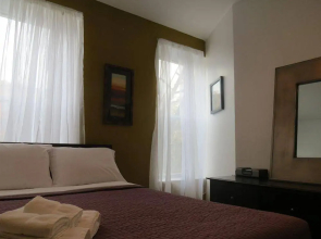 Uptown Deluxe Apartments