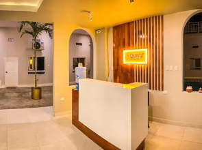 La Quinta Loft Apartments