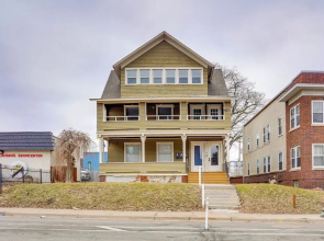 Cozy Minneapolis Apartment, 1 Mi to Downtown!