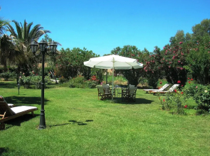 Villa Fleria Seaside Studios & Apts