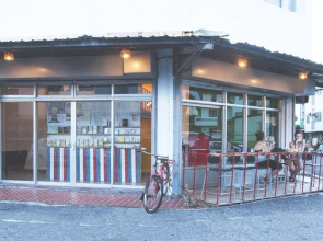 Hostel Who Knows