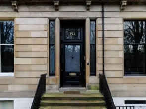 7 Crown Gardens
