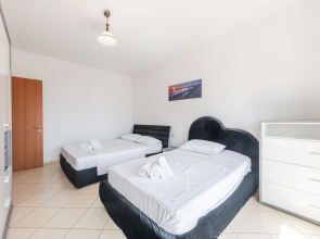 Central Main Square Apartment