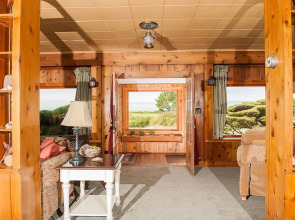 The Tides 4 Br home by RedAwning