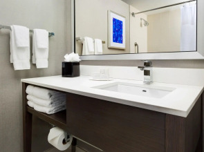 Courtyard by Marriott Boston-Cambridge