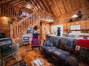 Bear Necessities-cozy Cabin Beside Briar Creek Fire pit Wifi and pet Friendly