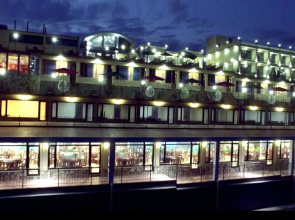 Firuz Plaza