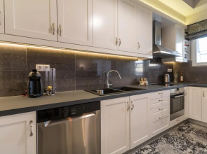 Comfortable and Spacious 2 bdr Apt