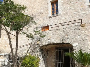 Le Chateau de Carros by Gites de France