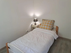 Holiday Home in Hanvec for 5