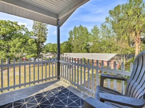 Centrally Located Home - 7 Miles to Siesta Key!