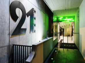 Hotel Twenty One