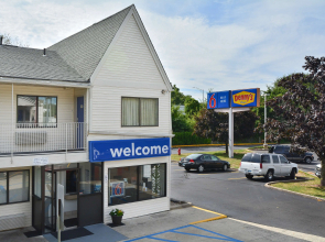 Motel 6 Southington, CT - Hartford
