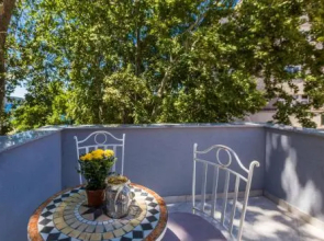 Nikky 2BR apt. in old town centre