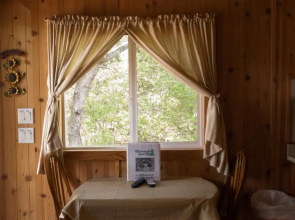 Medina Lake Camping Resort Cabin 8