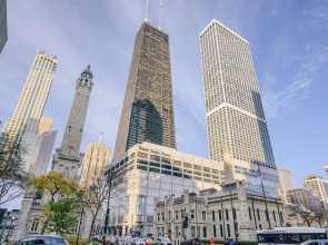 Chicago | River North Studio w King Bed, Kitchen, W/D