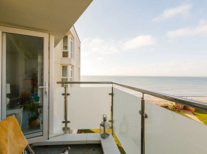 Two Bed Seafront Escape in East Wittering