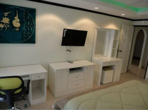 Jomtien Beach Fully Equipped Condominium 3rd Floor Apartment