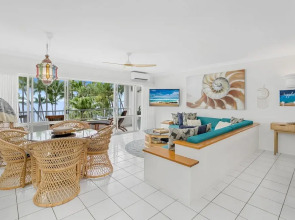 Belle Escapes - Sapphire Suite Absolute Beachfront Alamanda Resort 17