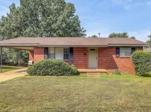 Cozy Home w/ Grill: Walkable Oxford Location