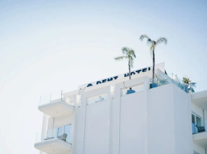 Demi Hotel