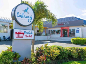 Modern Secluded Property With an Infinity Pool and Extremely Fast Wifi