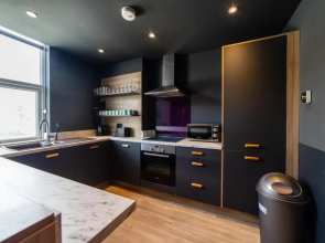 Hollywood Suite Sasco Apartments