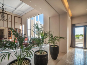 Bright Apartment with Large Terrace - MO4223LT