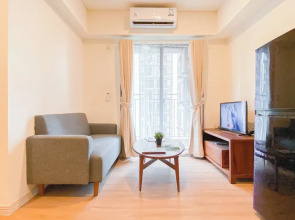 Warm And Cozy 1Br With Makeup Room At Meikarta Apartment