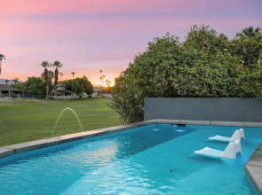 Quinta Blue by Avantstay Pool & Puttin Green, on the Golf Course!